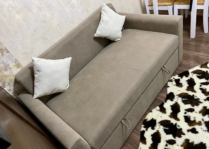 Artistry In Bloom Penthouse Retreat In Air Makati Blazing Fast 300 Mbps Air Apartment Manila
