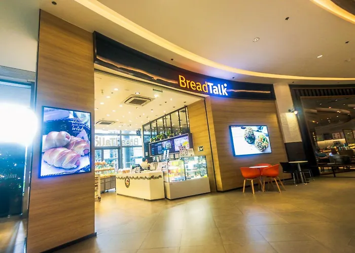 Artistry In Bloom Penthouse Retreat In Air Makati Blazing Fast 300 Mbps Air Apartment