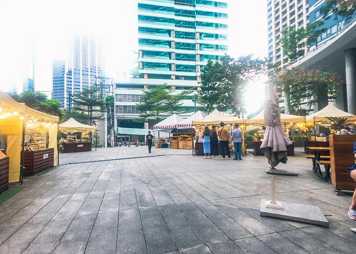 Artistry In Bloom Penthouse Retreat In Air Makati Blazing Fast 300 Mbps Air Apartment Manila