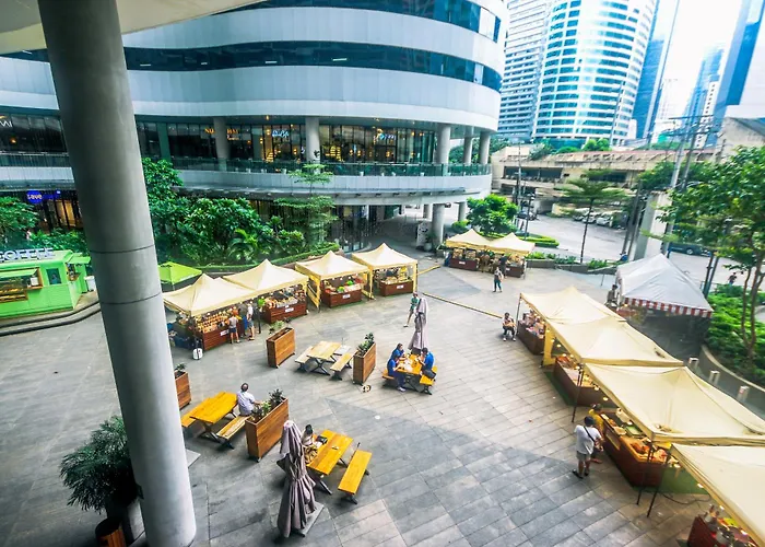 Artistry In Bloom Penthouse Retreat In Air Makati Blazing Fast 300 Mbps Air Apartment Manila