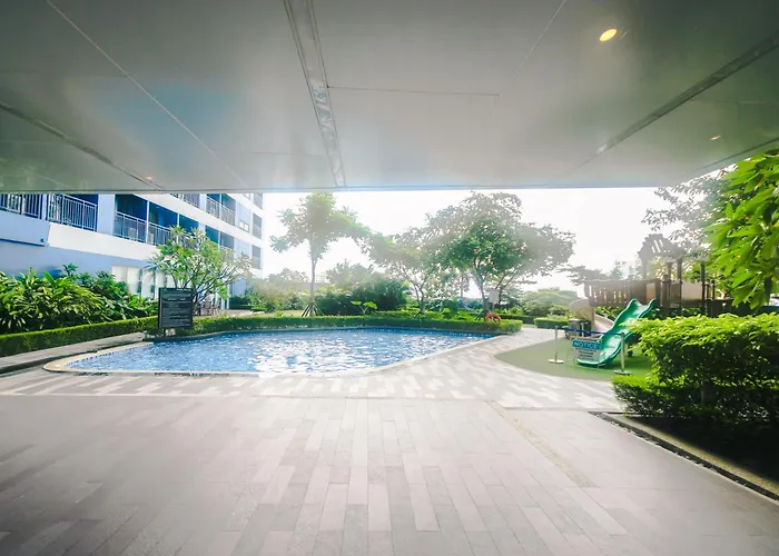 Artistry In Bloom Penthouse Retreat In Air Makati Blazing Fast 300 Mbps Air Apartment